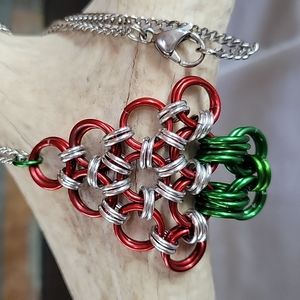 Hohoho, Merry Christmas, chainmaille Christmas Tree pendant